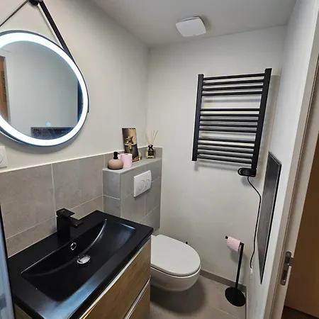Confort Proche Gare Et Centre-ville Апартаменты *